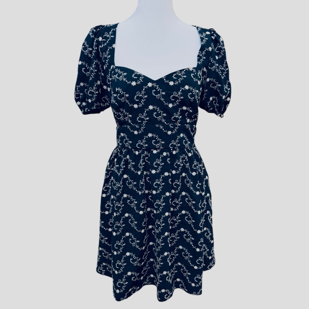 NWT Francesca’s Embroidered Mini Dress Navy Blue Open Back Puff Sleeve Medium